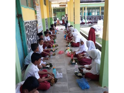 Makan siang bersama setelah penutupan PLS 2018